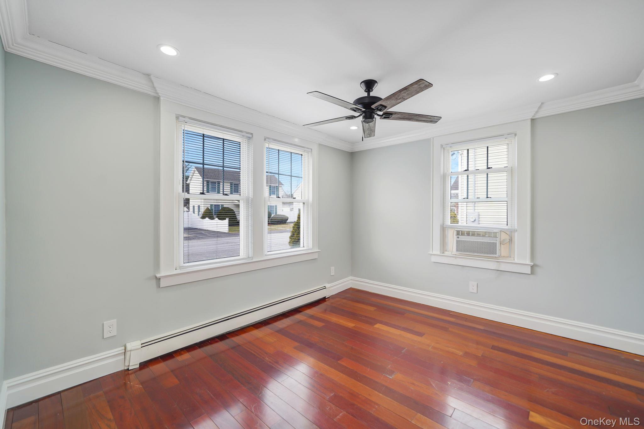 191 Smith Avenue Islip, NY 11751 - Photo 8 of 28