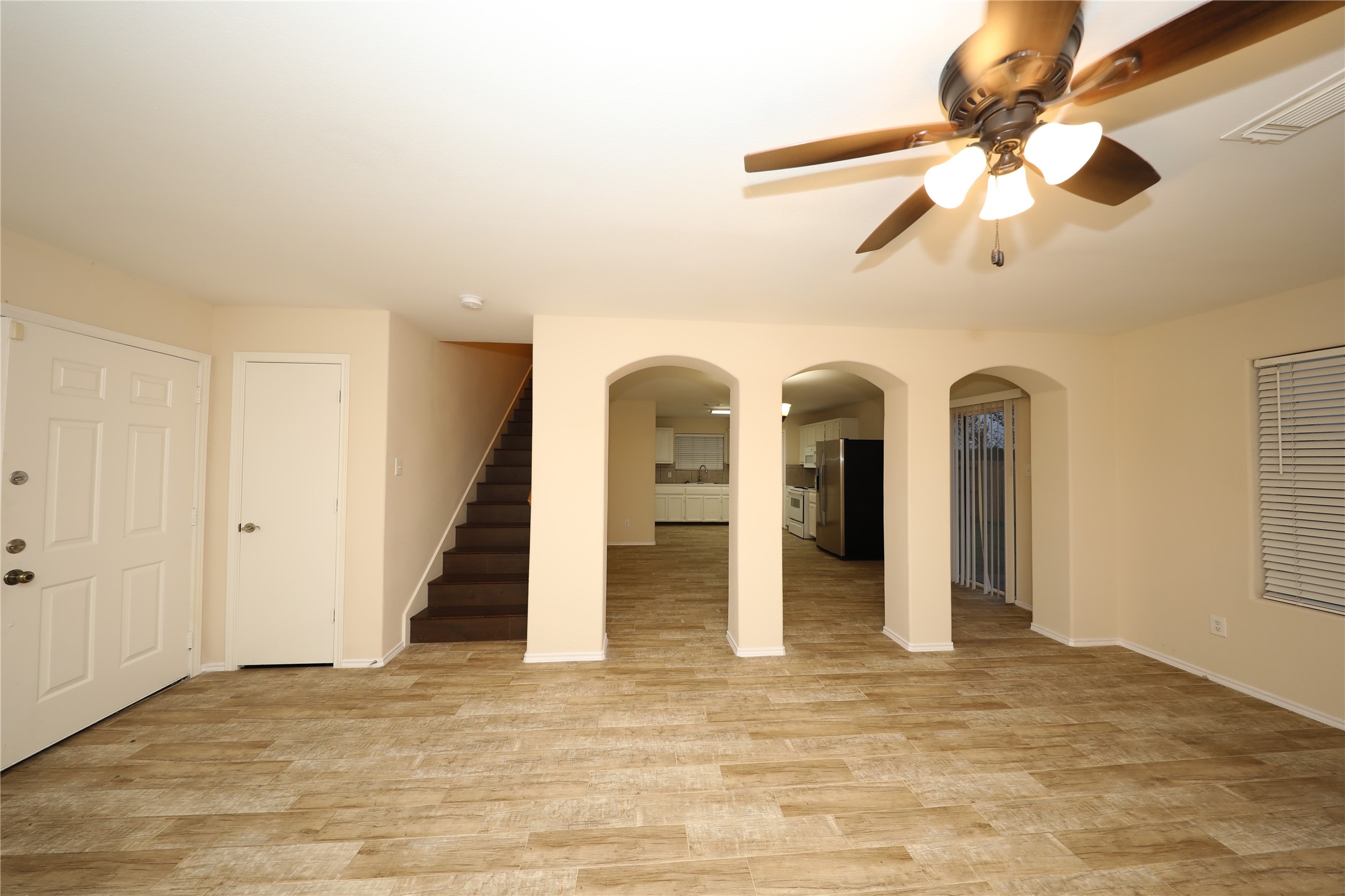 12620 Rio Bravo Street Rosharon, TX 77583 - Photo 3 of 25 a view of an entryway