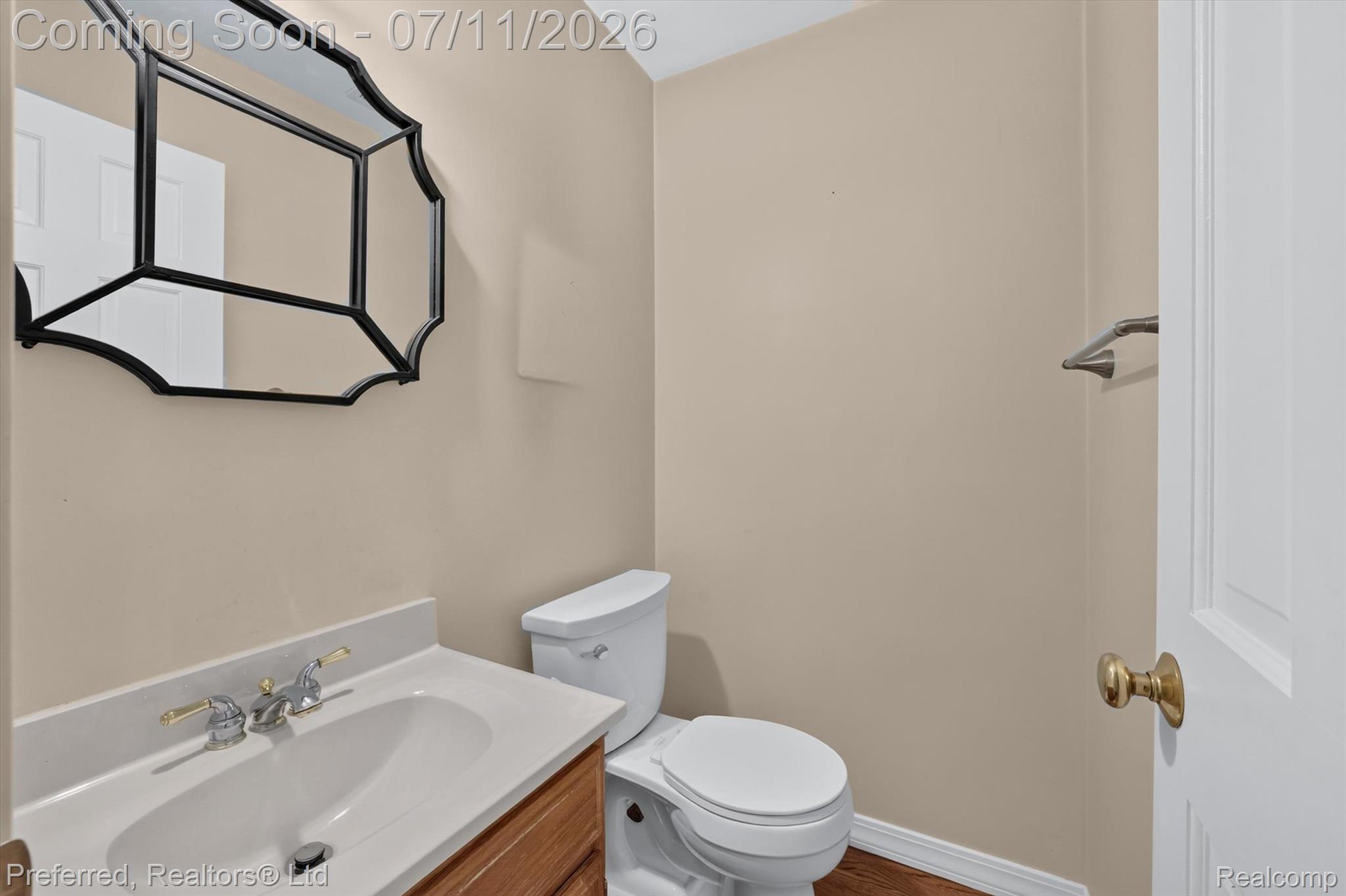 46596 Maidstone Road Canton, MI 48187 - Photo 23 of 61 Powder room