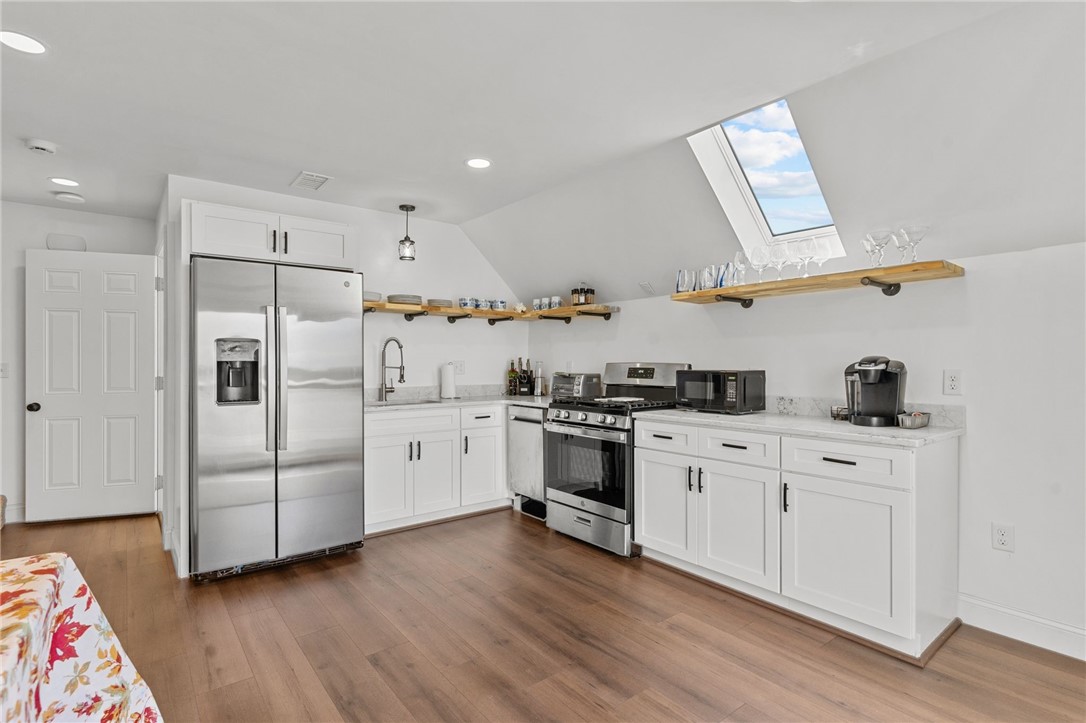 825 Hope Street Bristol, RI 02809 - Photo 3 of 21