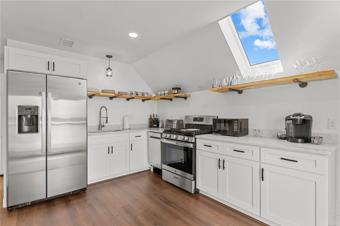 825 Hope Street Bristol, RI 02809 - Photo 4 of 21