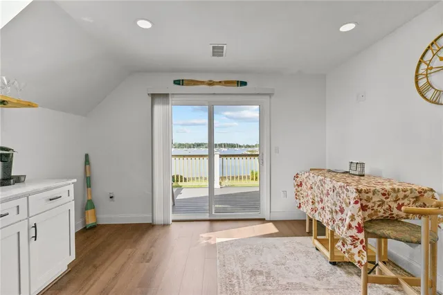 $2,900 | 825 Hope Street, Bristol, RI 02809