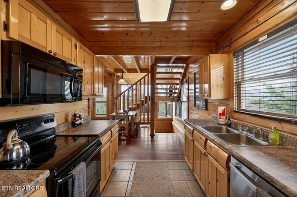 $850,000 | 1553 Majestic Mountain Drive, Sevierville, TN 37876