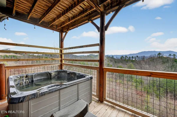 $850,000 | 1553 Majestic Mountain Drive, Sevierville, TN 37876