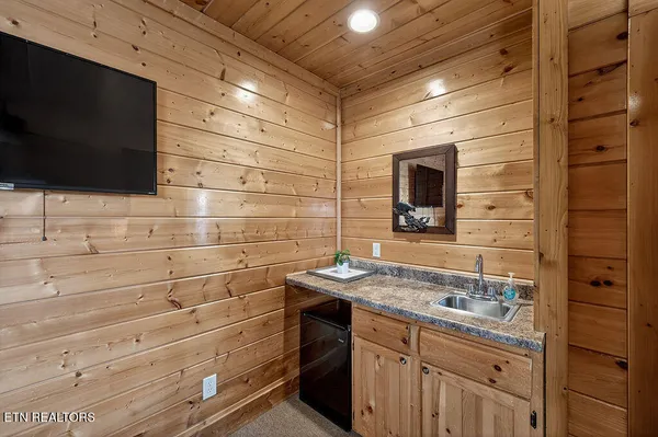 $850,000 | 1553 Majestic Mountain Drive, Sevierville, TN 37876