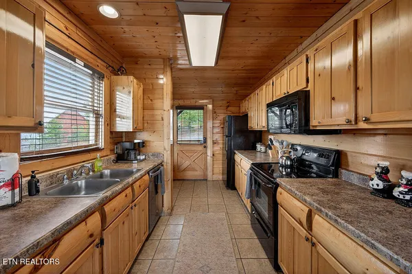 $850,000 | 1553 Majestic Mountain Drive, Sevierville, TN 37876