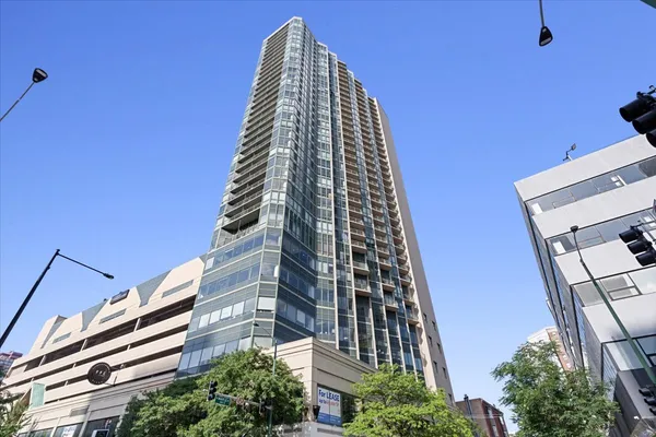 $1,800 | 111 West Maple Street, Unit 2012, Chicago, IL 60610