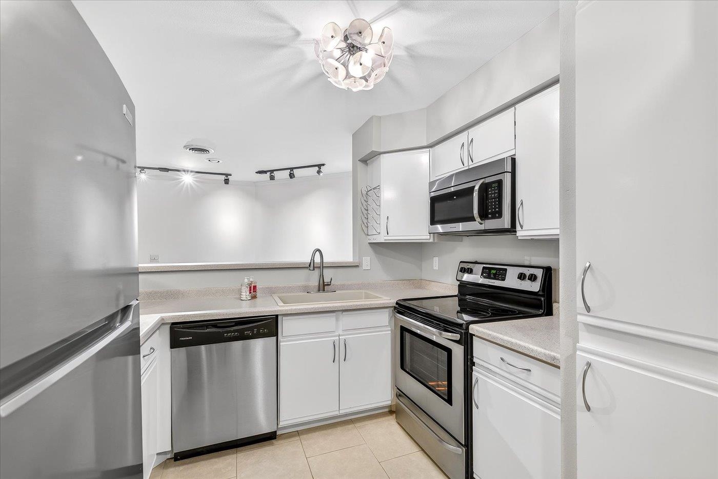 9 Captains Court, Unit 2 Madison, WI 53719 - Photo 18 of 35