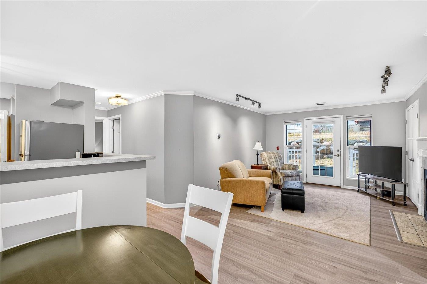 9 Captains Court, Unit 2 Madison, WI 53719 - Photo 4 of 35