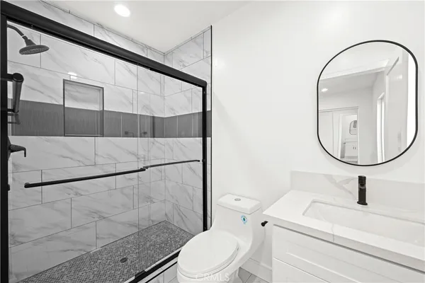 $4,265 | 6700 Kester Avenue, Van Nuys, CA 91405