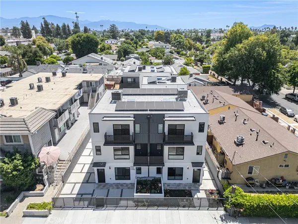 $4,265 | 6700 Kester Avenue, Van Nuys, CA 91405