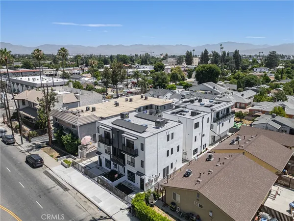 $4,265 | 6700 Kester Avenue, Van Nuys, CA 91405