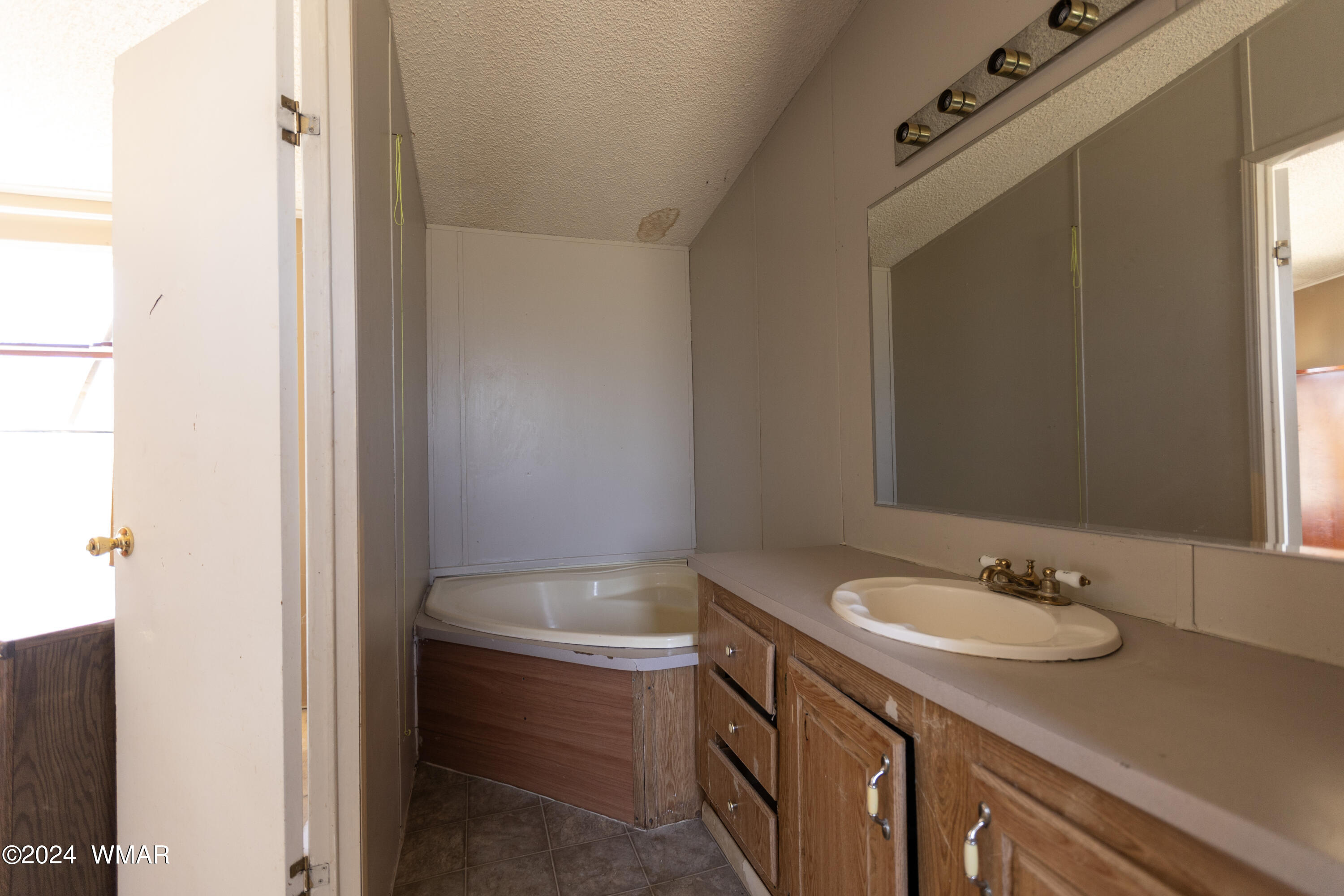 27 Crest Lane Concho, AZ 85924 - Photo 4 of 14