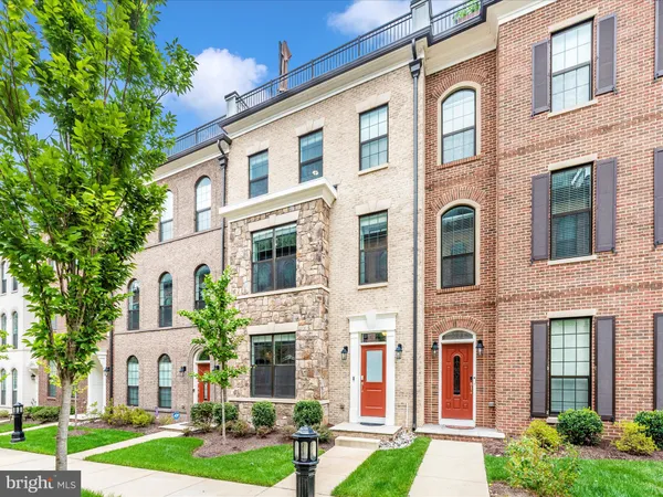 $950,000 | 521 Triggerfish Drive, Oxon Hill, MD 20745