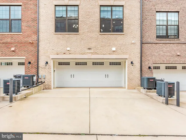 $960,000 | 521 Triggerfish Drive, Oxon Hill, MD 20745