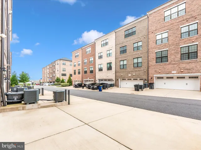 $960,000 | 521 Triggerfish Drive, Oxon Hill, MD 20745