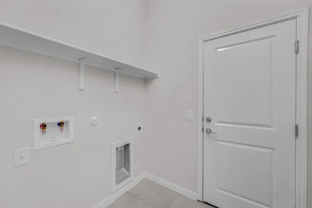 a view of walk in closet