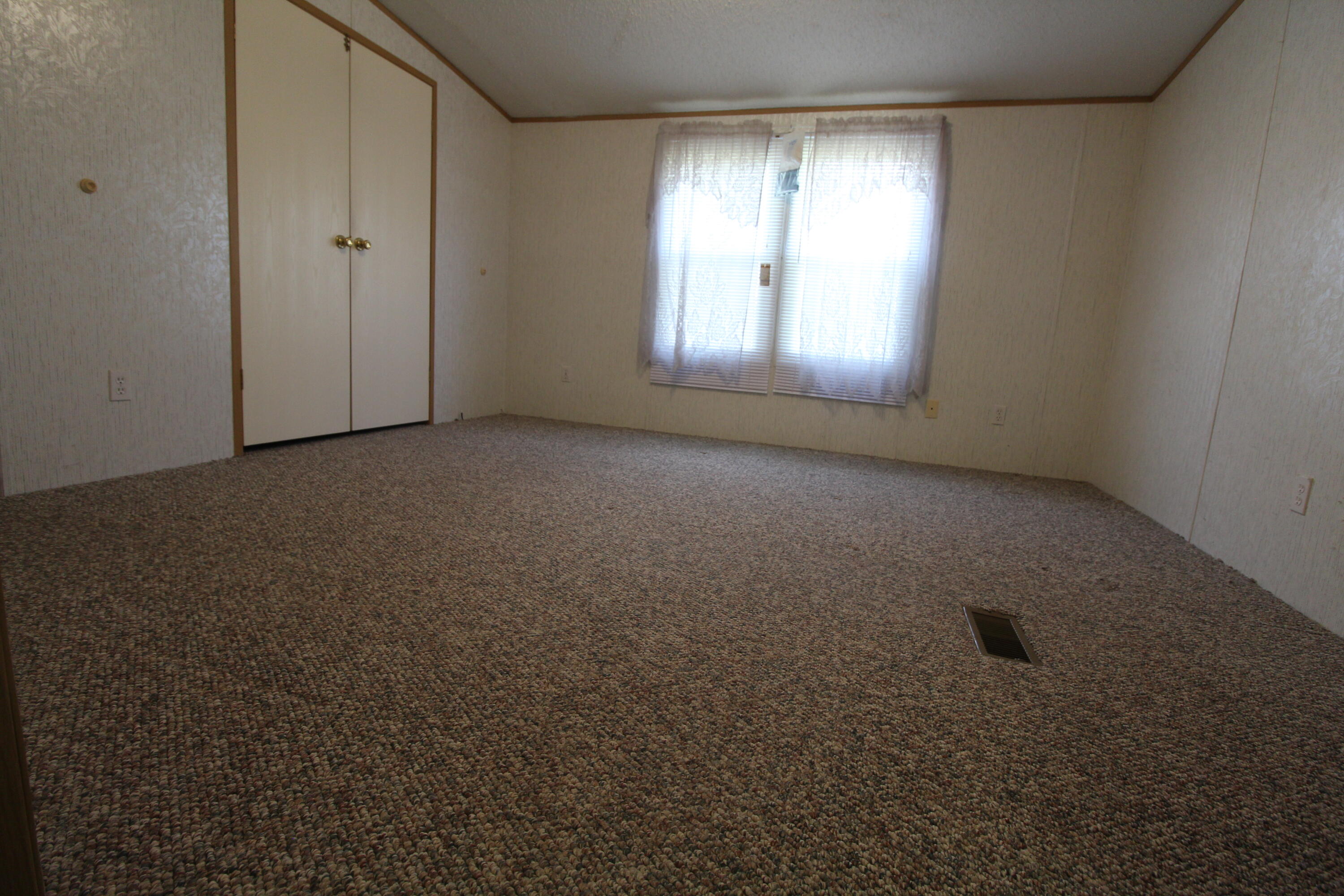 4172 Seminole Road Hinton, WV 25951 - Photo 10 of 36 Gallery Image 10