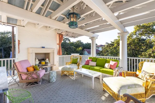 a view of an outdoor space and a yard