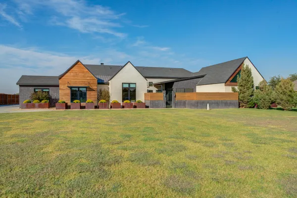 $1,095,000 | 8114 County Road 7000, Lubbock, TX 79407