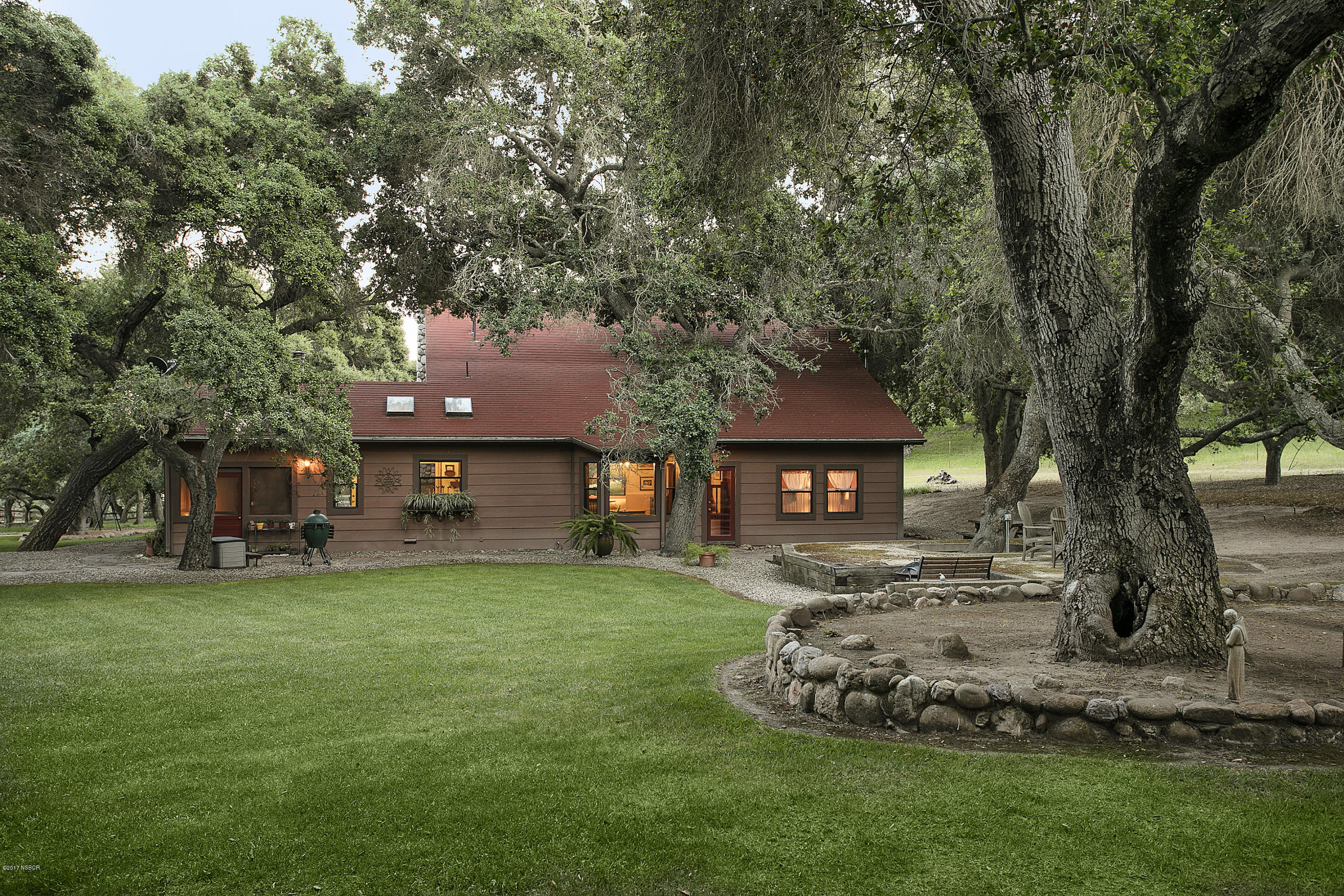 915 Canyon Ridge Road Solvang, CA 93463 - Photo 11 of 23 915CanyonRidge_25
