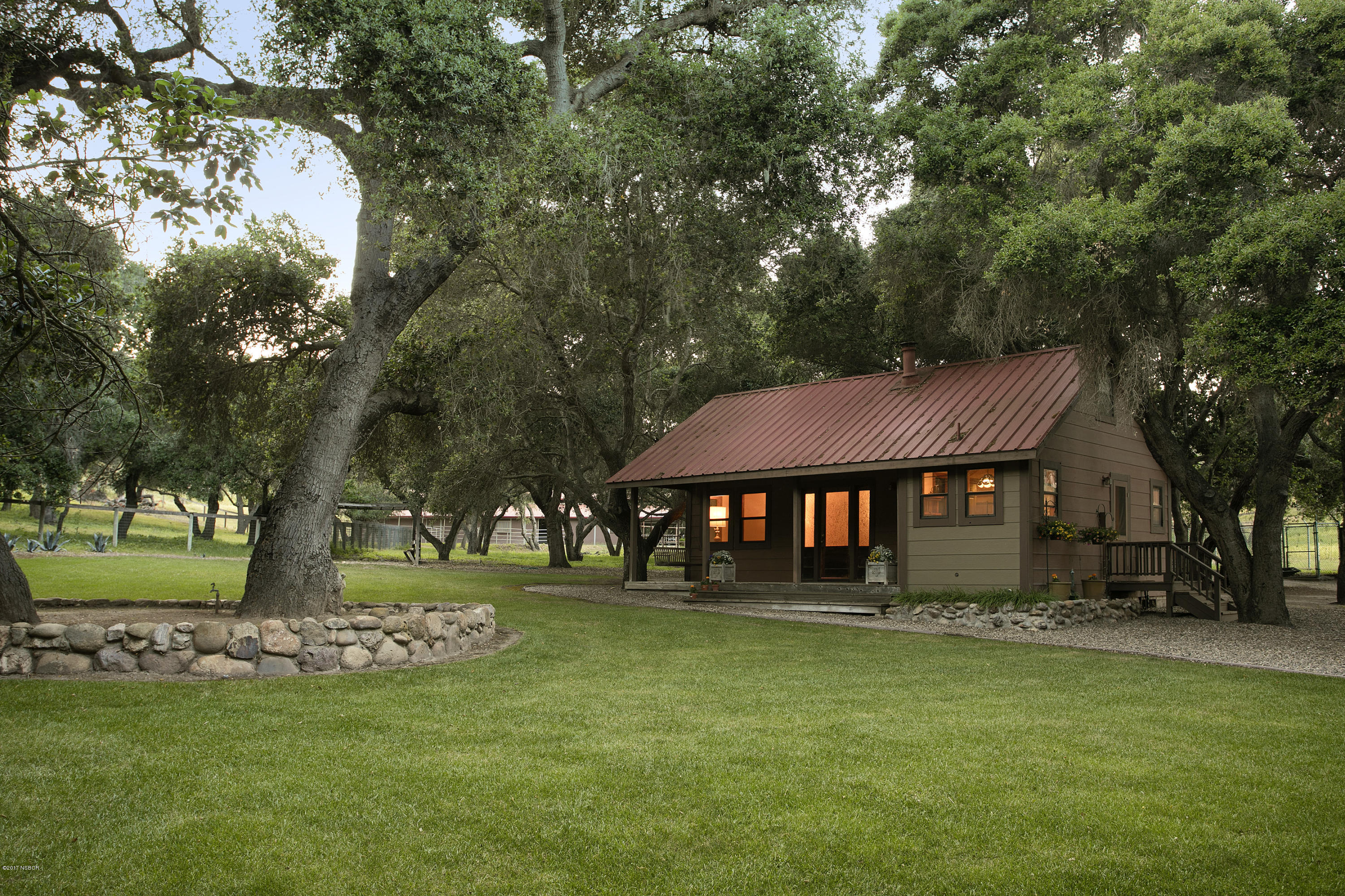 915 Canyon Ridge Road Solvang, CA 93463 - Photo 14 of 23 915CanyonRidge_08