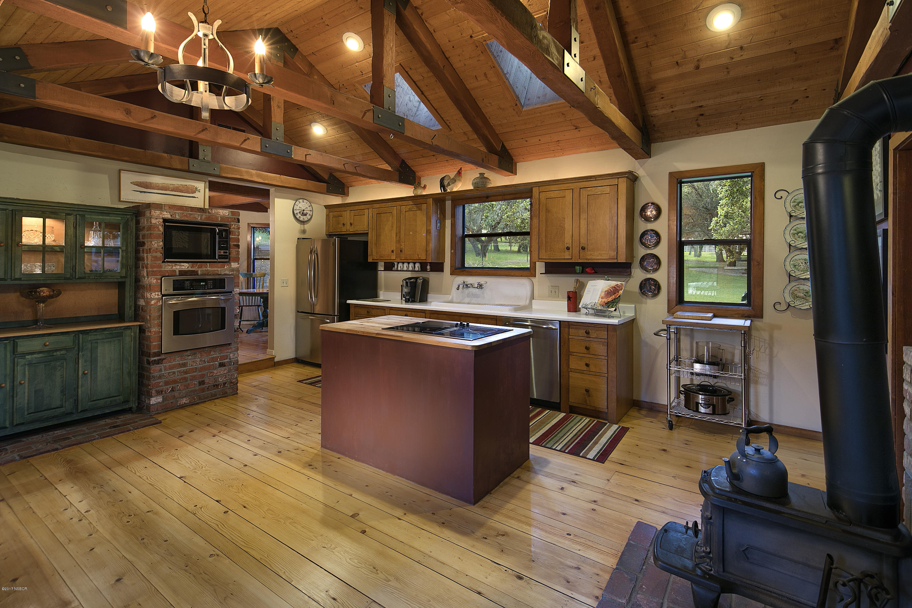 915 Canyon Ridge Road Solvang, CA 93463 - Photo 8 of 23 915CanyonRidge_05