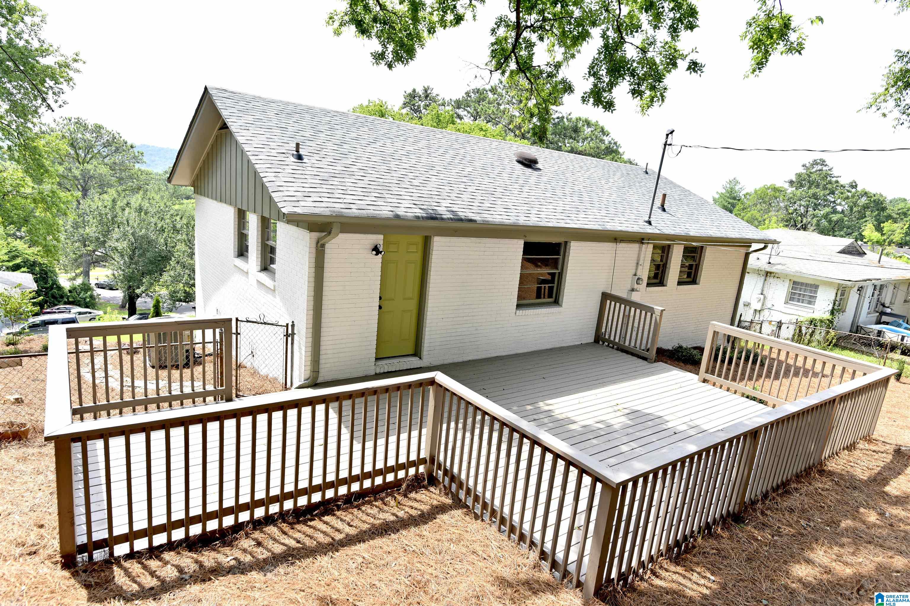 5244 Duke Avenue Birmingham, AL 35210 - Photo 6 of 36