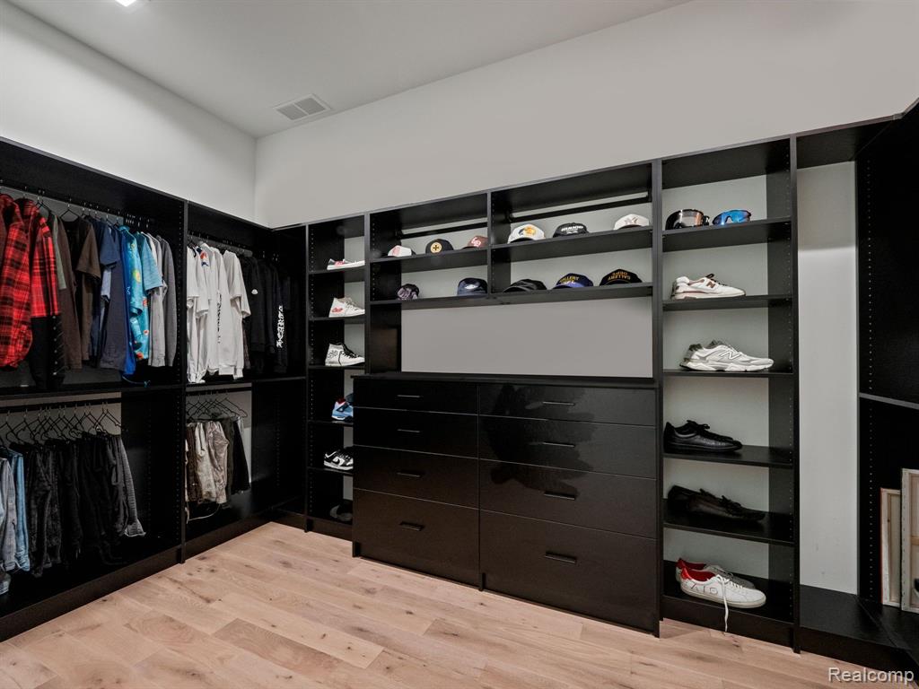 2575 Hiller Road West Bloomfield, MI 48324 - Photo 36 of 50 Gallery Image 36
