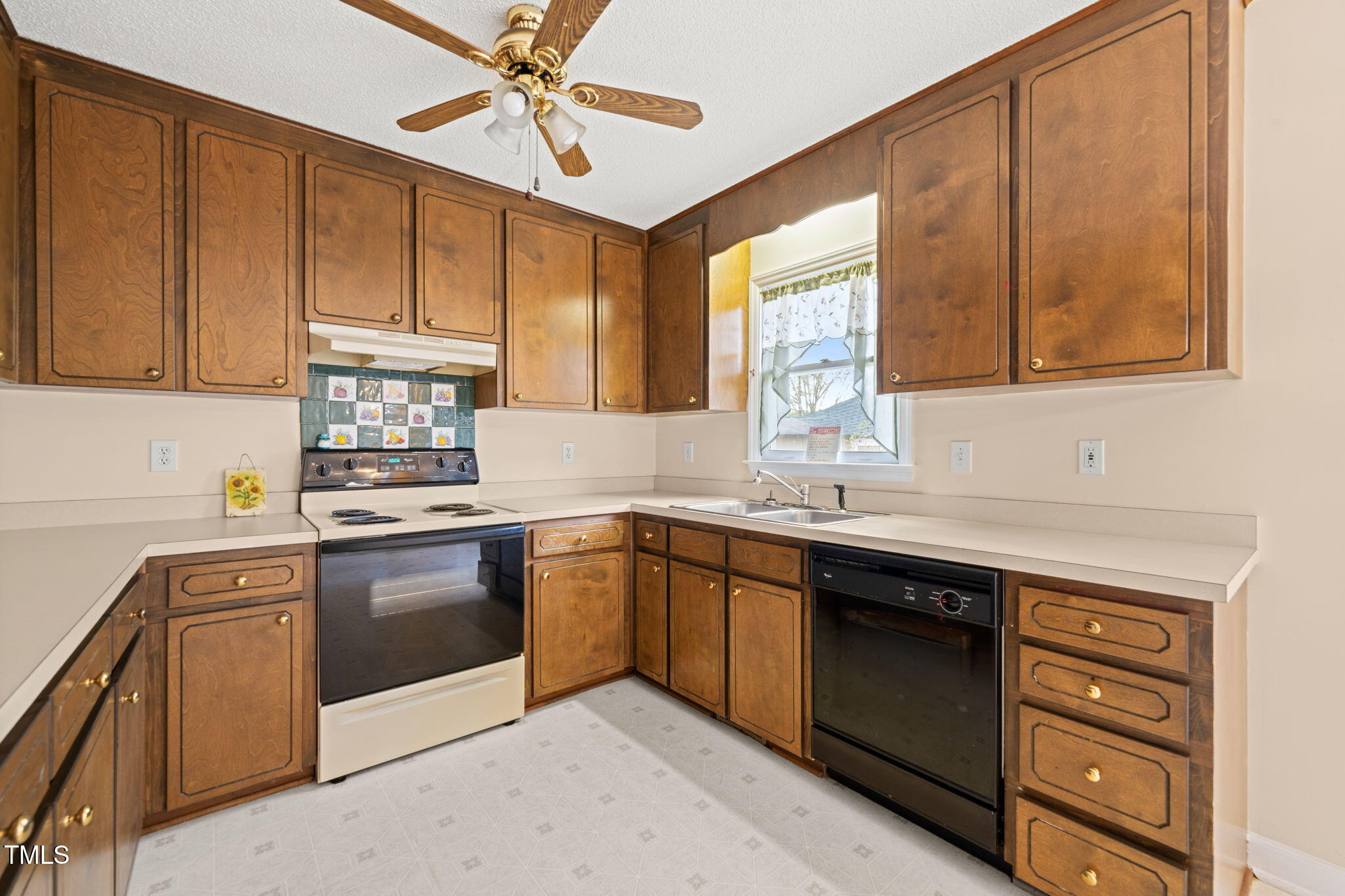 2782 North Shiloh Road Garner, NC 27529 - Photo 9 of 40 9-web-or-mls-DSC00620