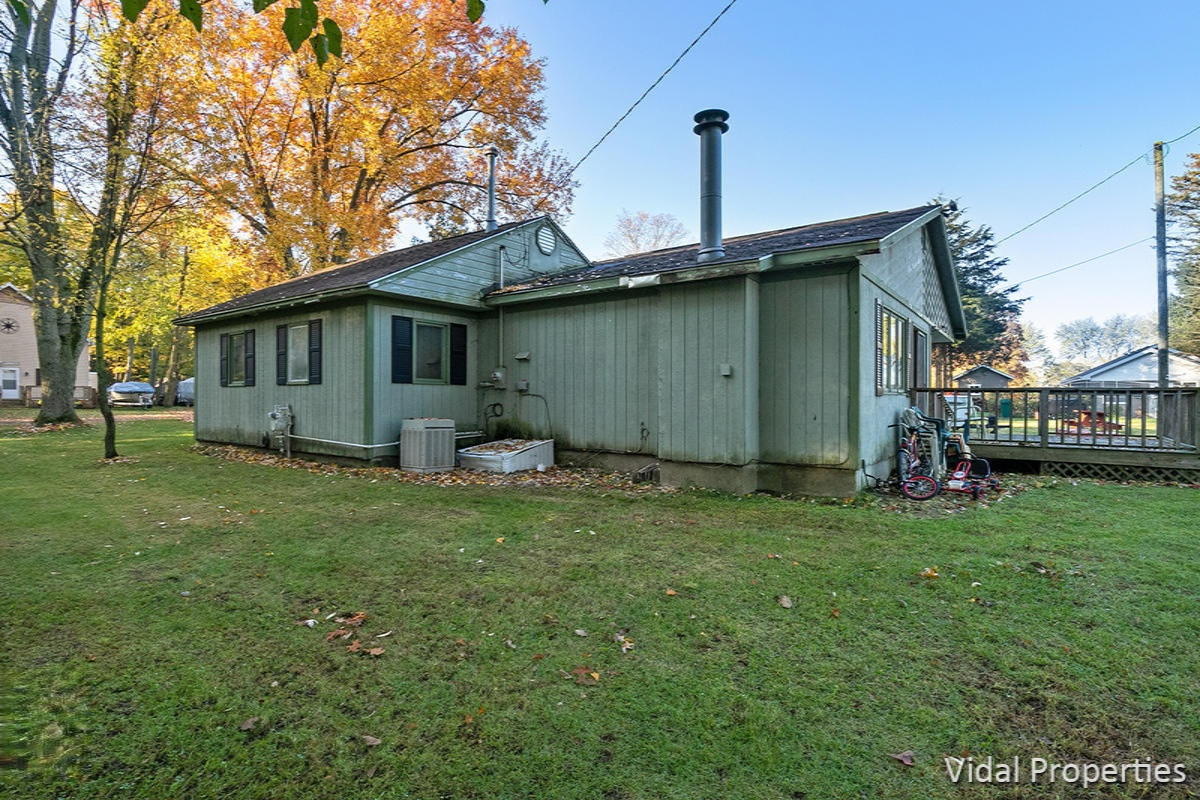 45322 Lake Drive Decatur, MI 49045 - Photo 23 of 26 IMG_1017 (11)