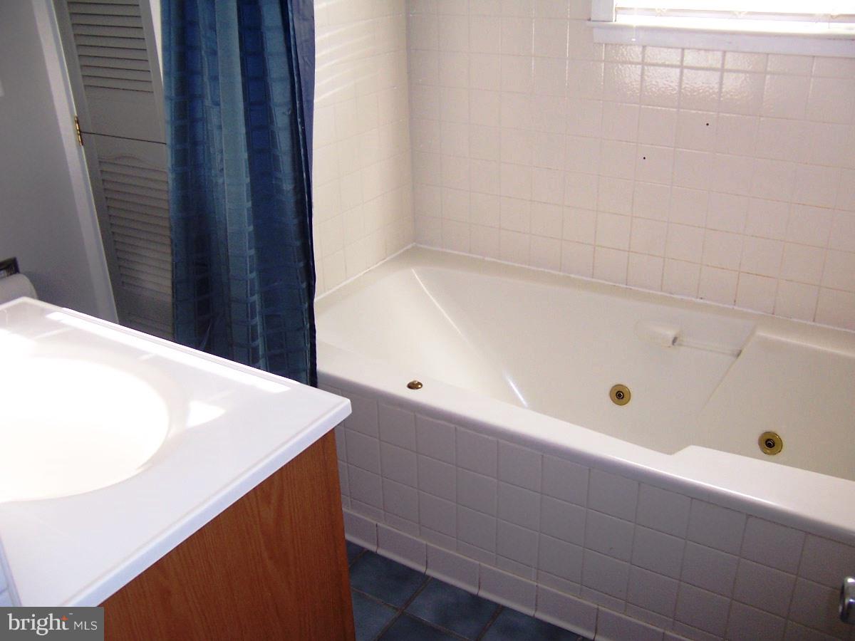 437 Torner Road Baltimore, MD 21221 - Photo 6 of 15