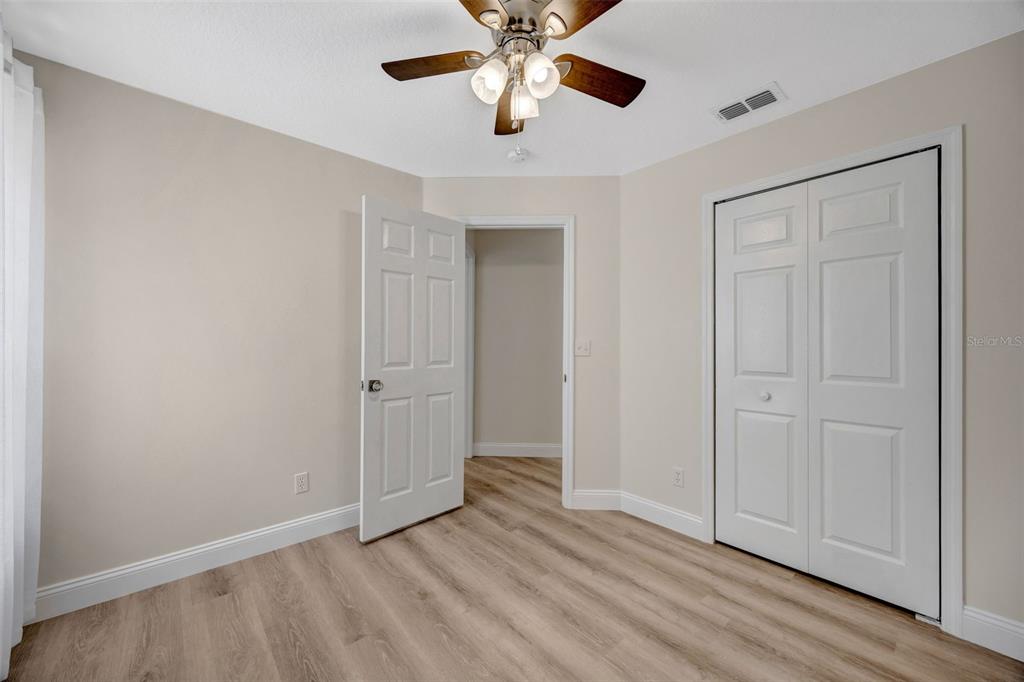 511 Center Point Road Valrico, FL 33594 - Photo 12 of 40
