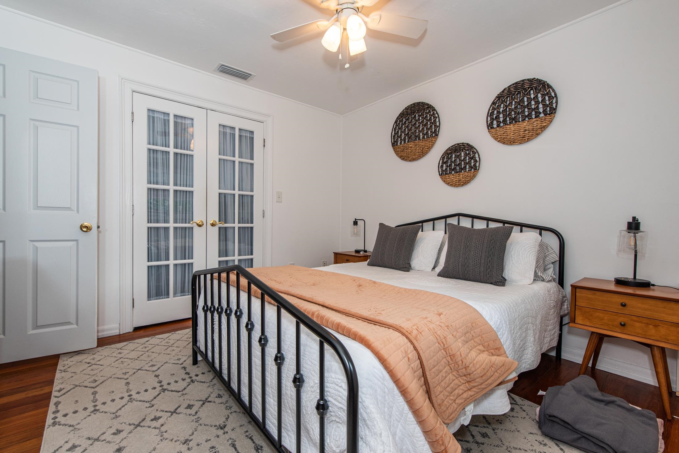 132 Oneida Street St. Augustine, FL 32084 - Photo 19 of 36 a bedroom with a bed and a window