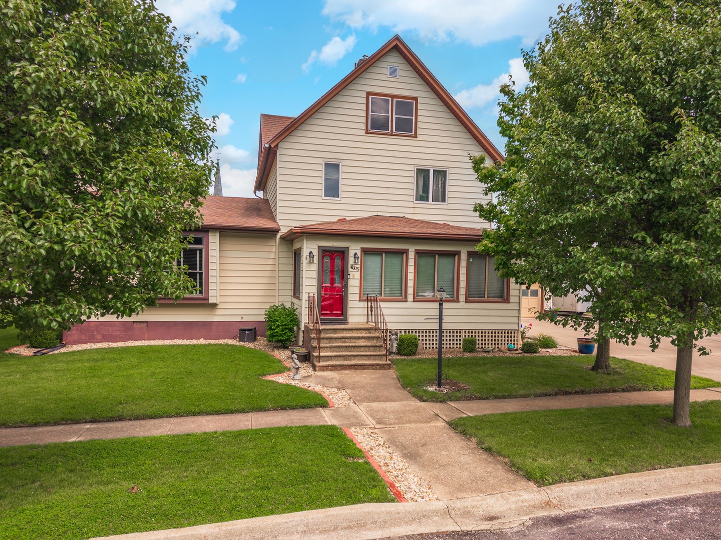 415 North 4th Street Chatsworth, IL 60921 - Photo 1 of 63
