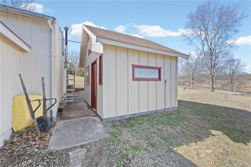 29870 Lookout Road Paola, KS 66071 - Photo 41 of 66