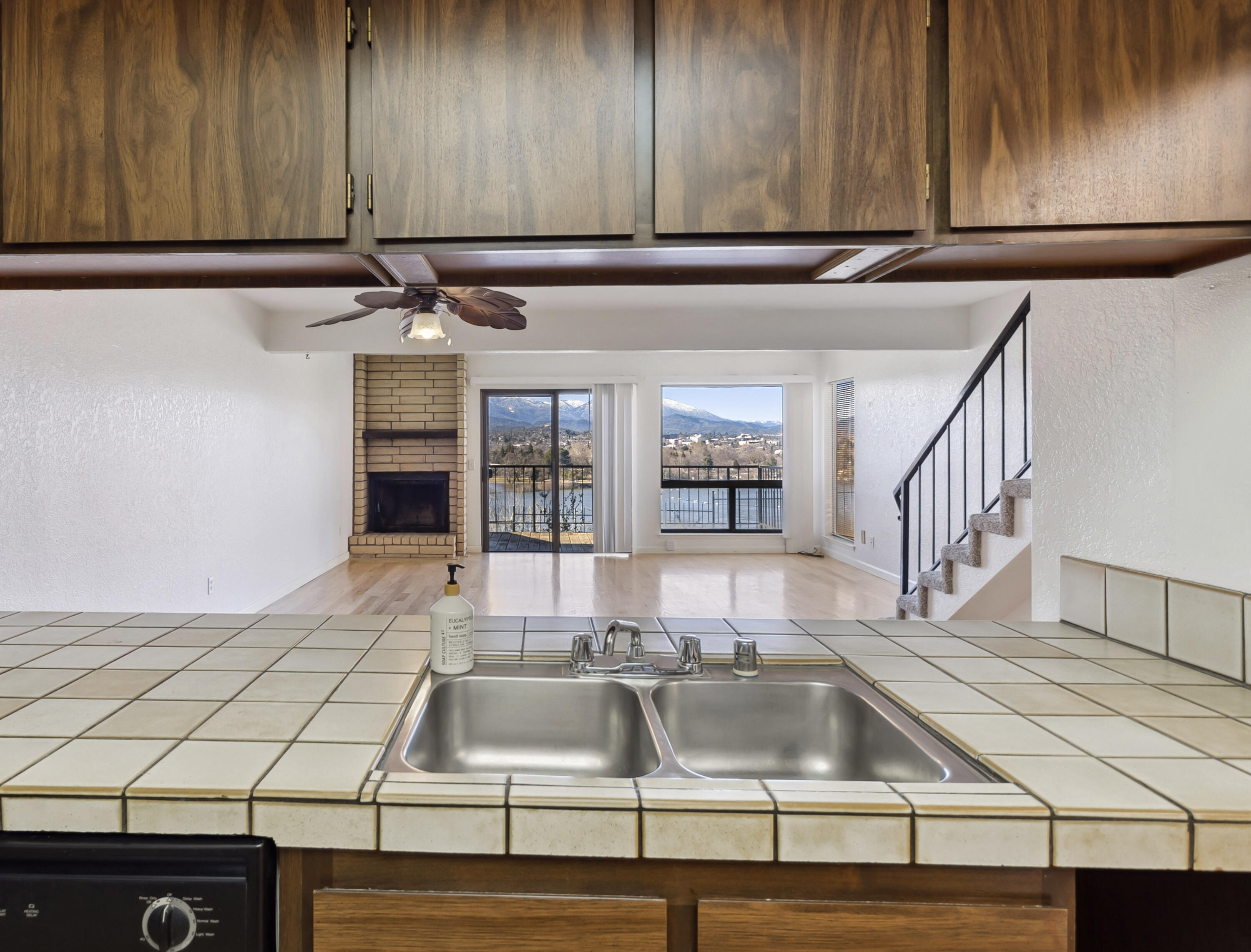 1959 Bechelli Lane Redding, CA 96002 - Photo 13 of 46 Kitchen