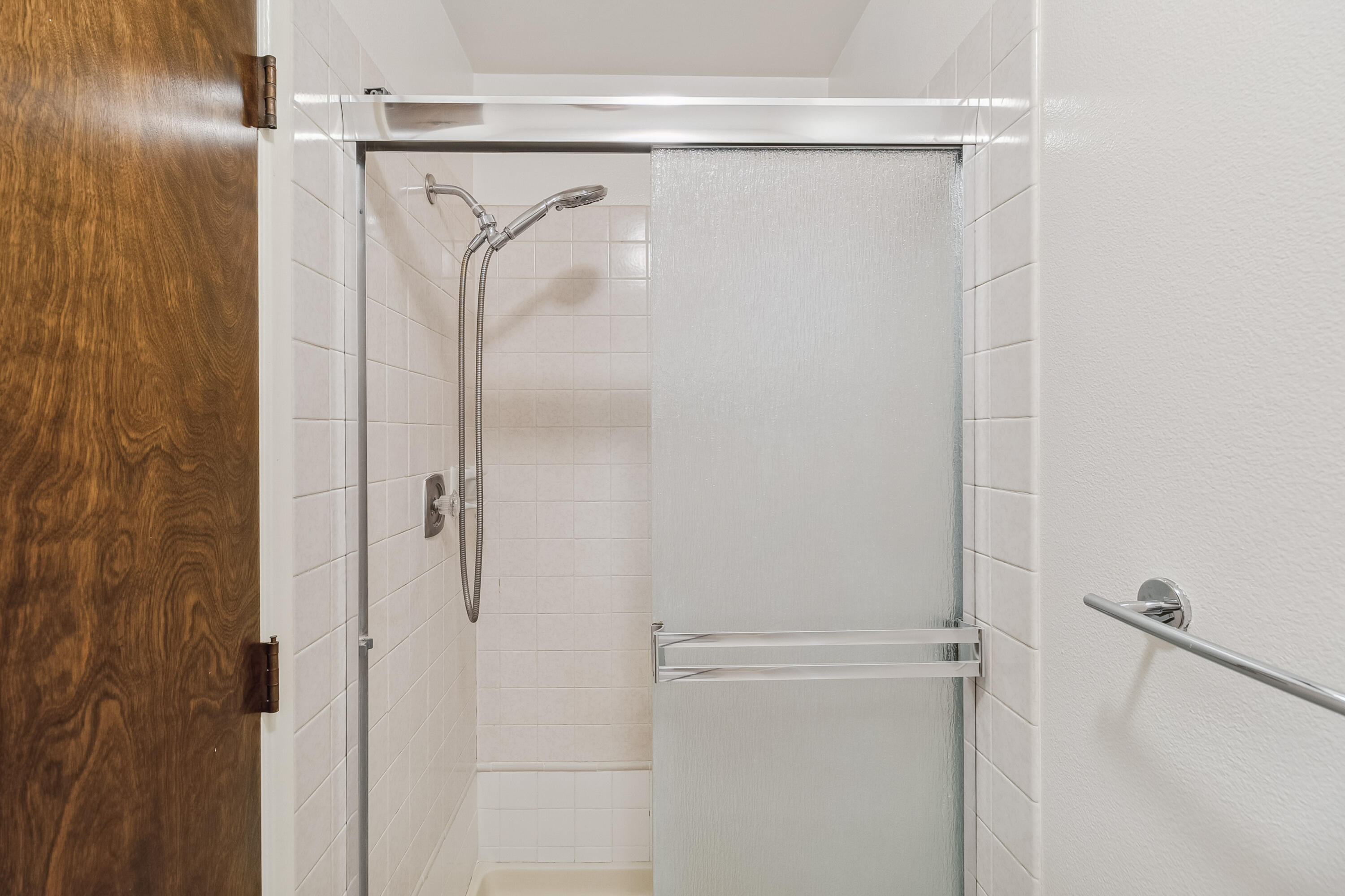 1959 Bechelli Lane Redding, CA 96002 - Photo 23 of 46 Primary Bathroom