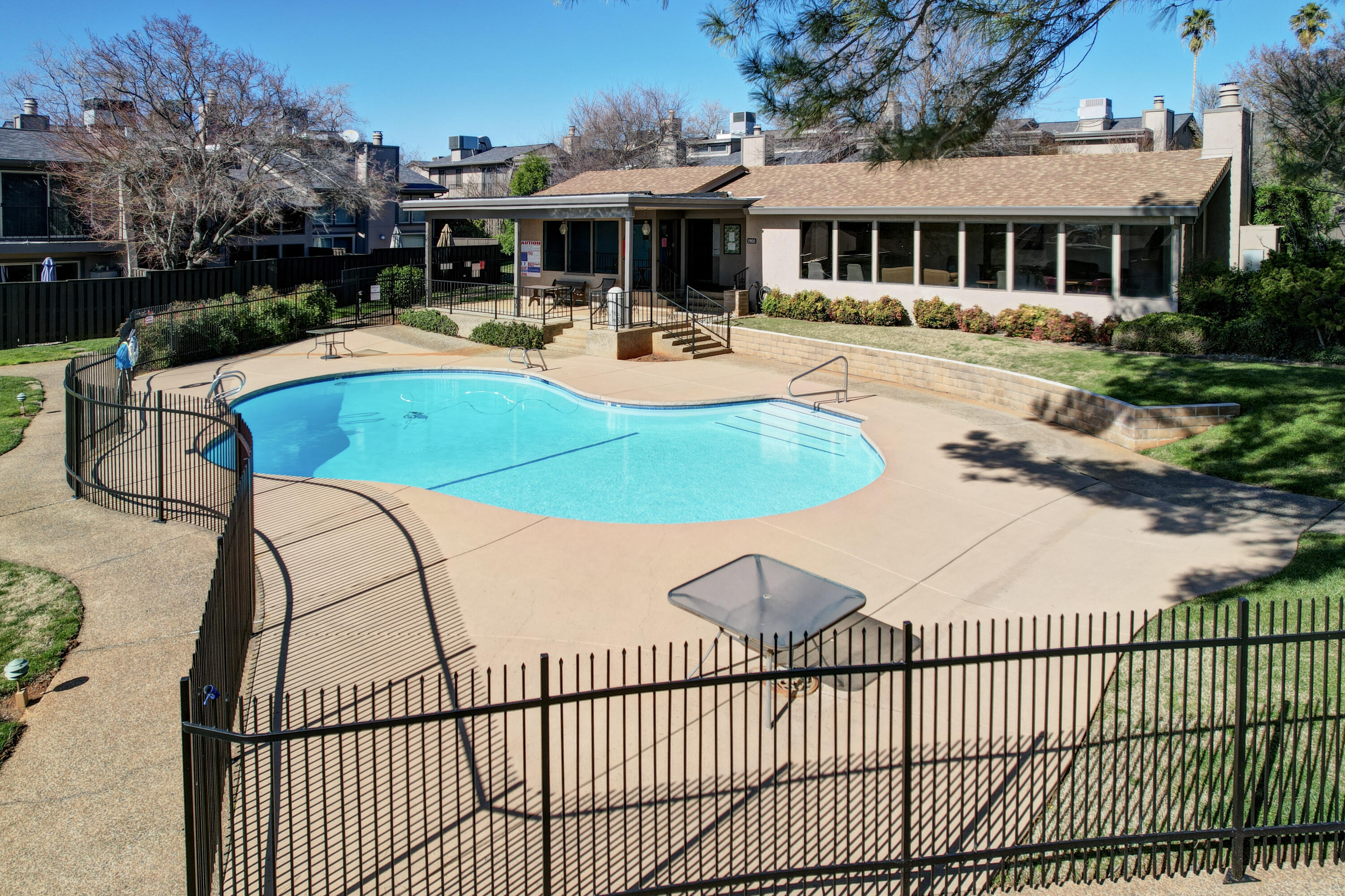 1959 Bechelli Lane Redding, CA 96002 - Photo 31 of 46 Community Pool