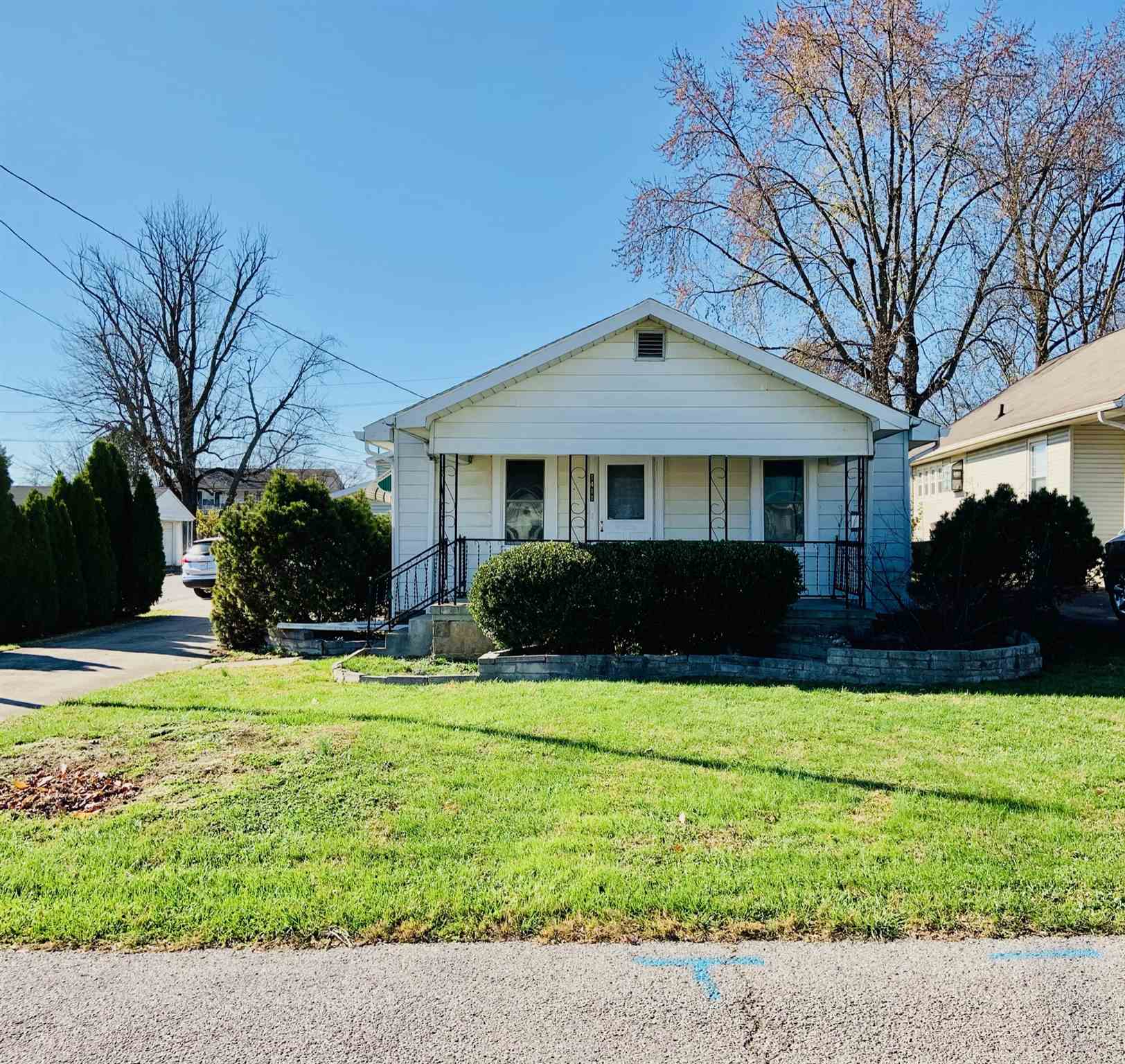 1411 Hillcrest Road Bedford, IN 47421 - Photo 3 of 28 Gallery Image 3