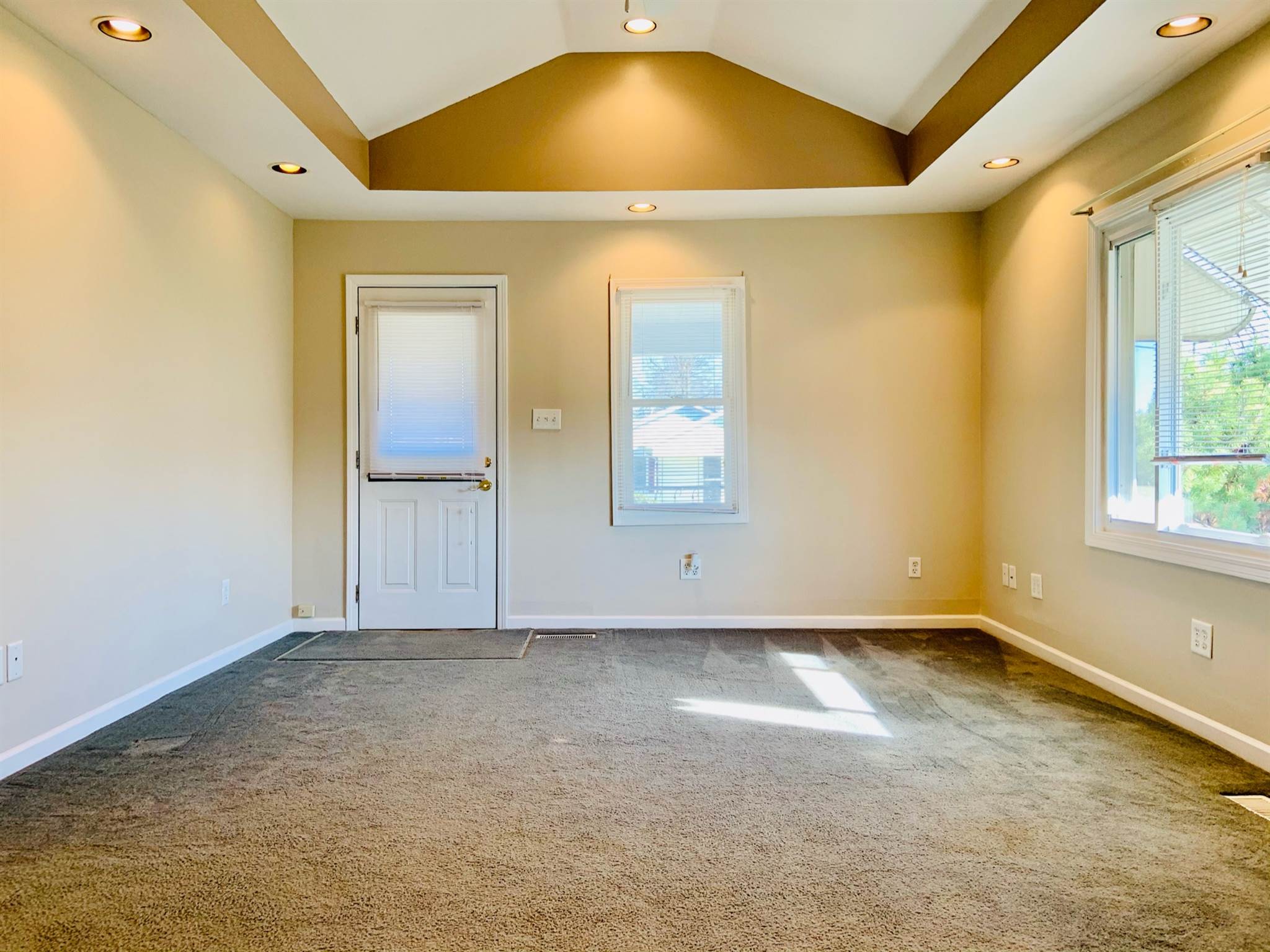 1411 Hillcrest Road Bedford, IN 47421 - Photo 9 of 28 Gallery Image 9