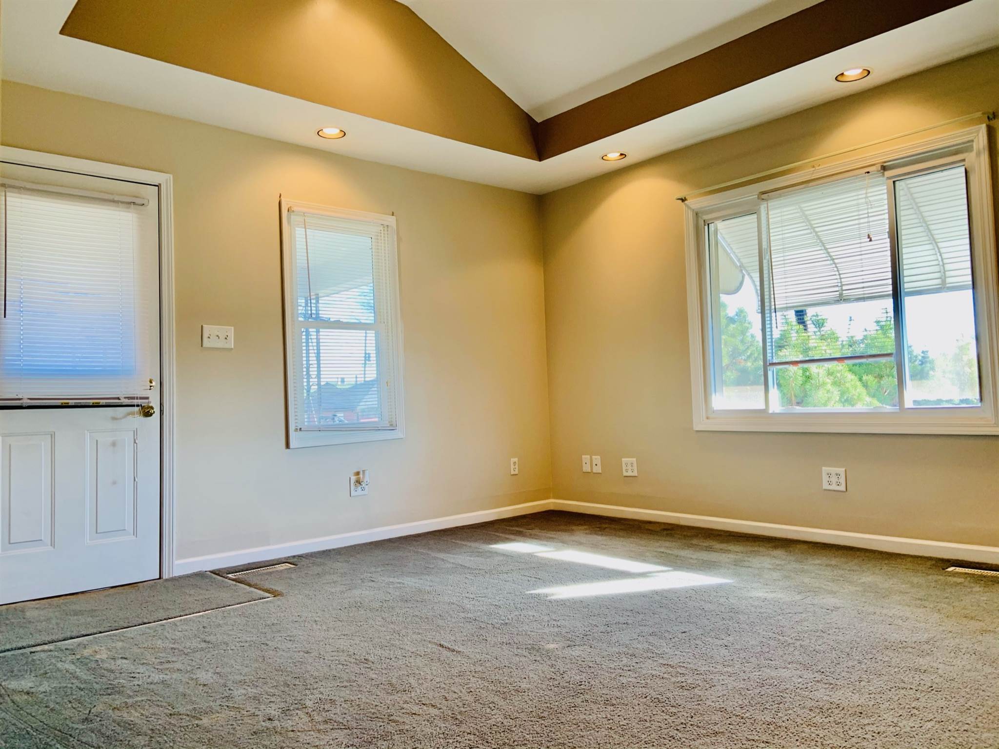 1411 Hillcrest Road Bedford, IN 47421 - Photo 10 of 28 Gallery Image 10