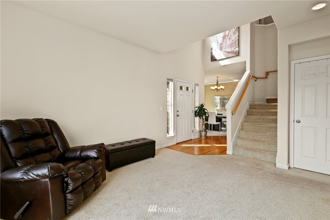 322 South 21st Street Renton, WA 98055 - Photo 5 of 29 a living room with furniture