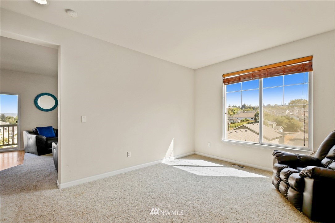 322 South 21st Street Renton, WA 98055 - Photo 6 of 29 a view of a livingroom with a window