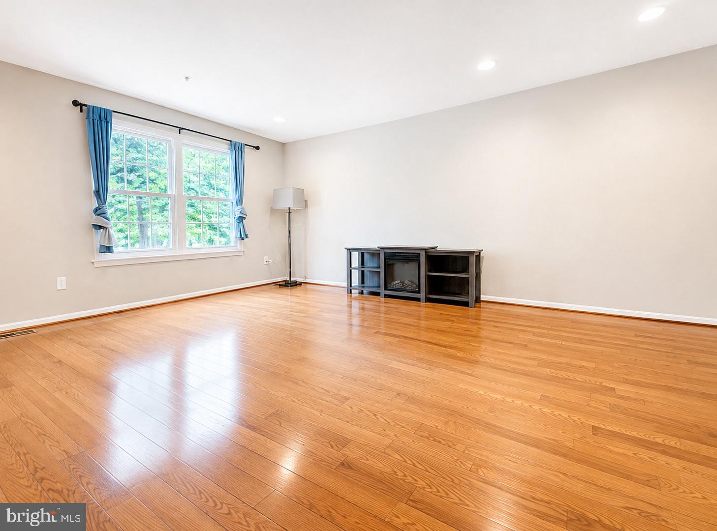 6556 Ridgeborne Drive Baltimore, MD 21237 - Photo 4 of 18