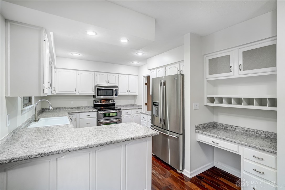 10080 Simms Station Road Dayton, OH 45458 - Photo 10 of 46 Gallery Image 10