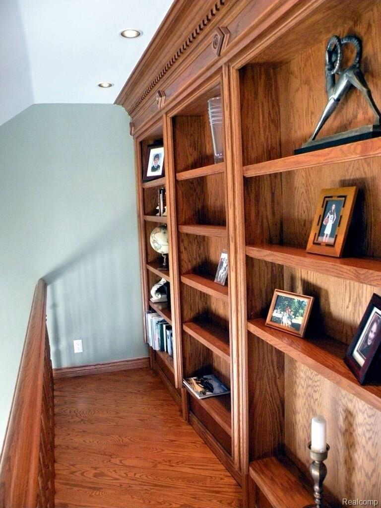 3975 Oak Pointe Court Rochester, MI 48306 - Photo 13 of 39 Two Story Library