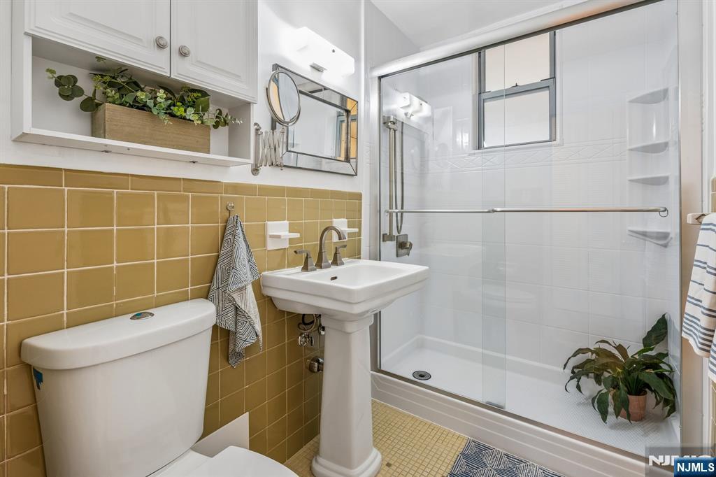 530 Valley Road, Unit C002V Montclair, NJ 07043 - Photo 9 of 15