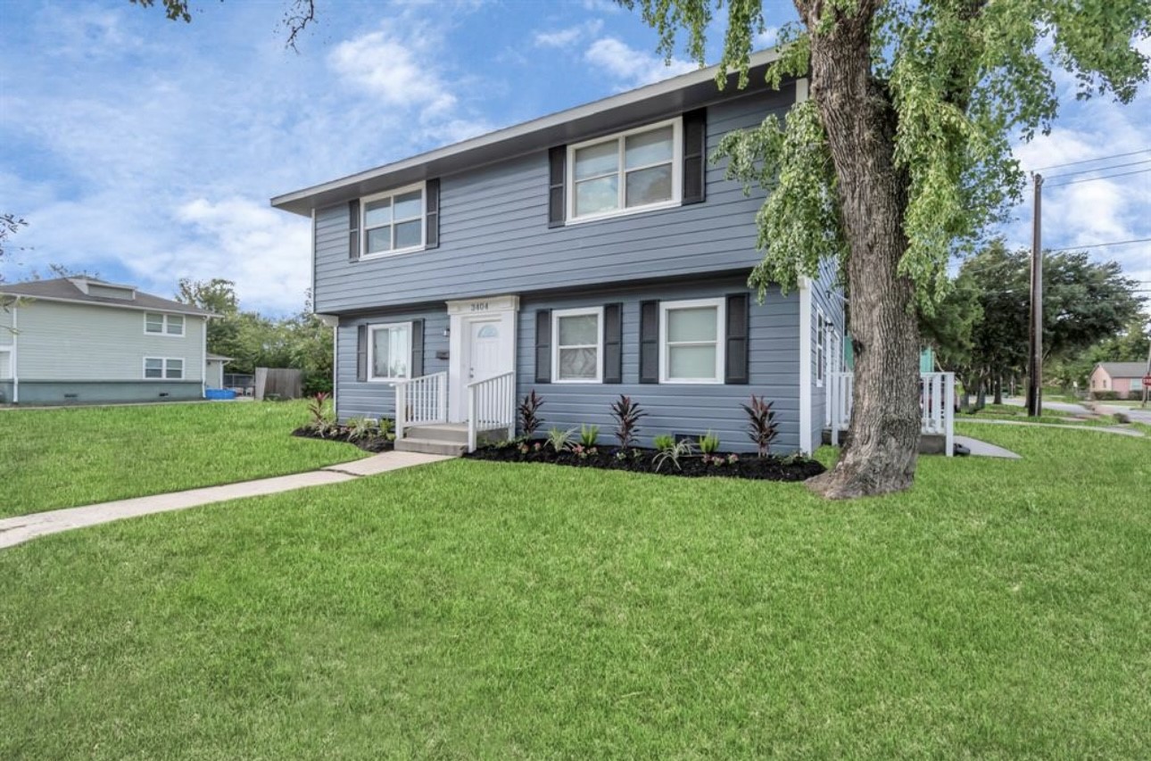 3404 Blodgett Street Houston, TX 77004 - Photo 1 of 19 front view of a house with a yard