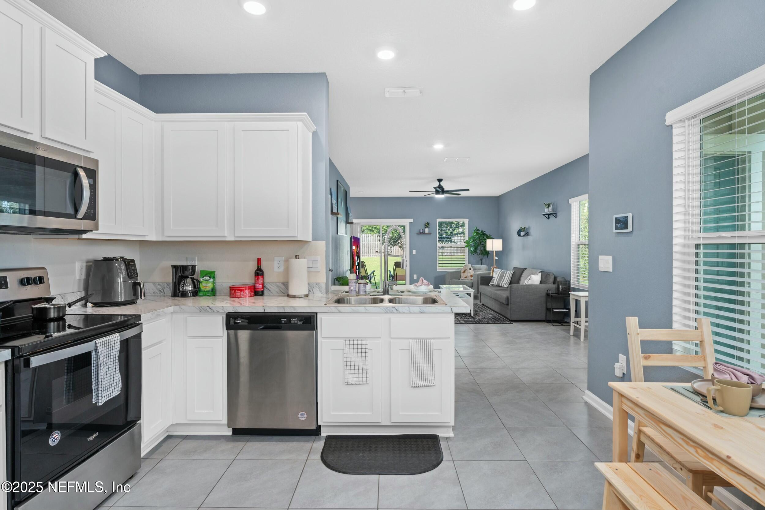 237 Aralia Lane Jacksonville, FL 32216 - Photo 12 of 25 tempImagegCwpHZ